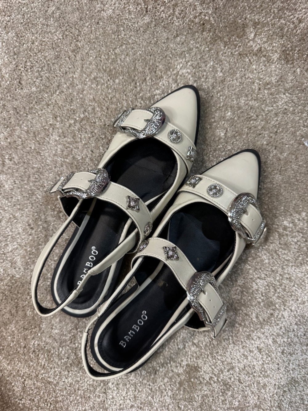 boutique shoe / trendy mule